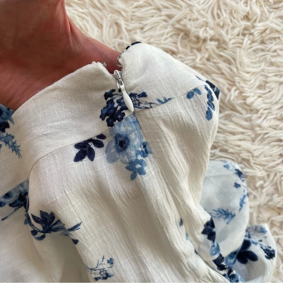 NWT moon river Centaurea Floral Shorts white and blue high waist viscose size S - Picture 3 of 10